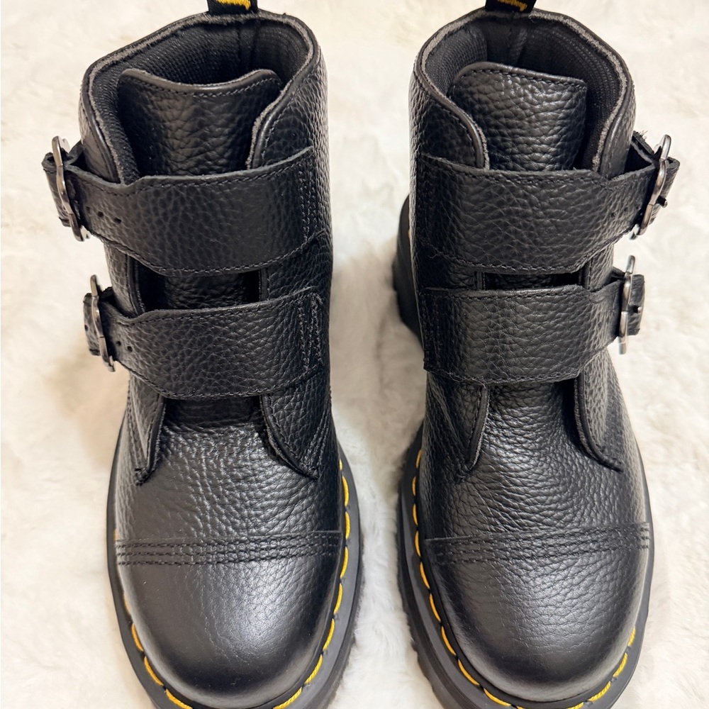 Dr. Martens Devon Flower Buckle Sz Women's 8 Black Leather Platform Boots